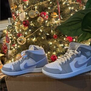 Jordan Women's Air 1 Mid in White and Gray/purple size 8.5 women’s